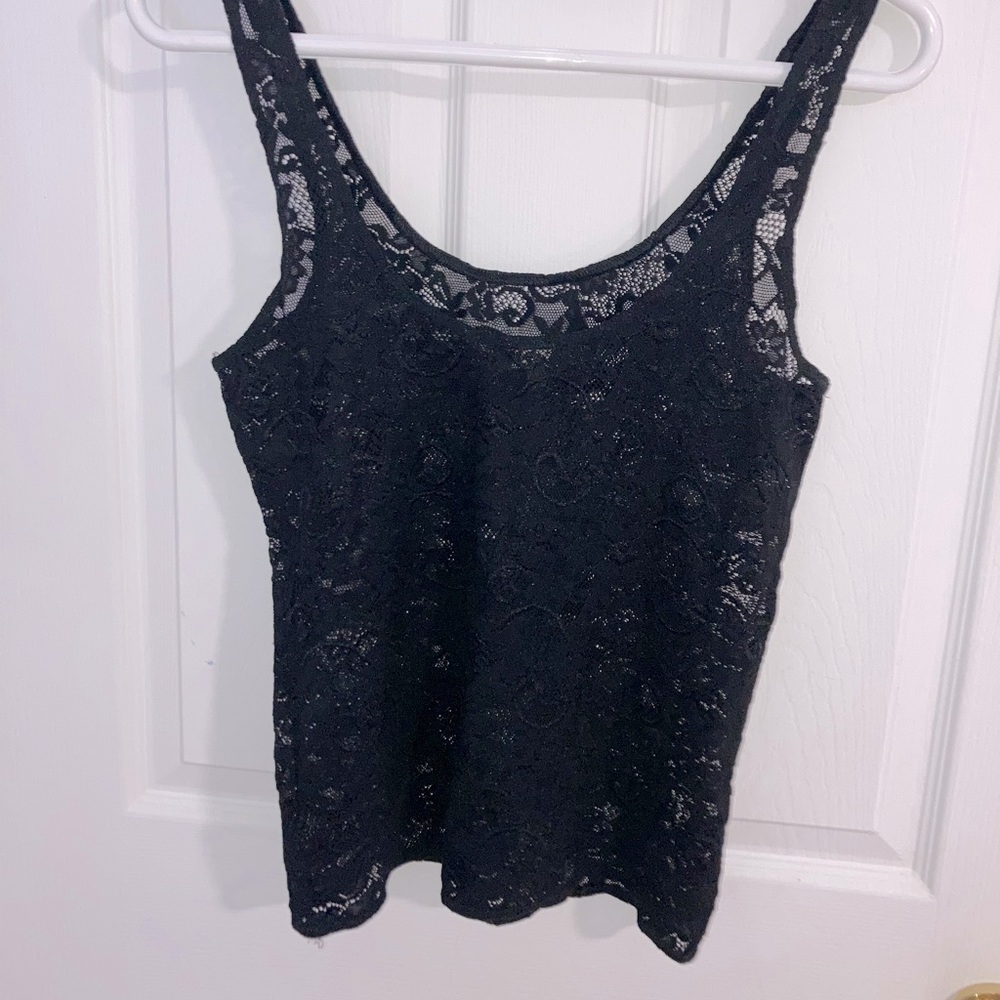 Aritiza Talula Medium black lace tank